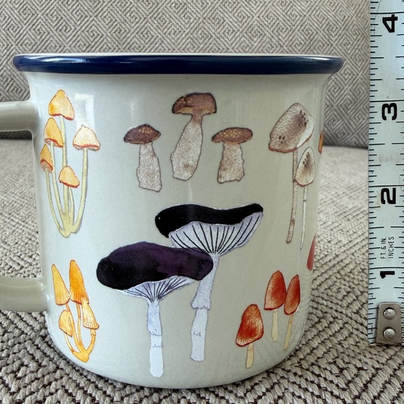 NWOT MUG MUSHROOM DESIGN - Picture 12 of 12